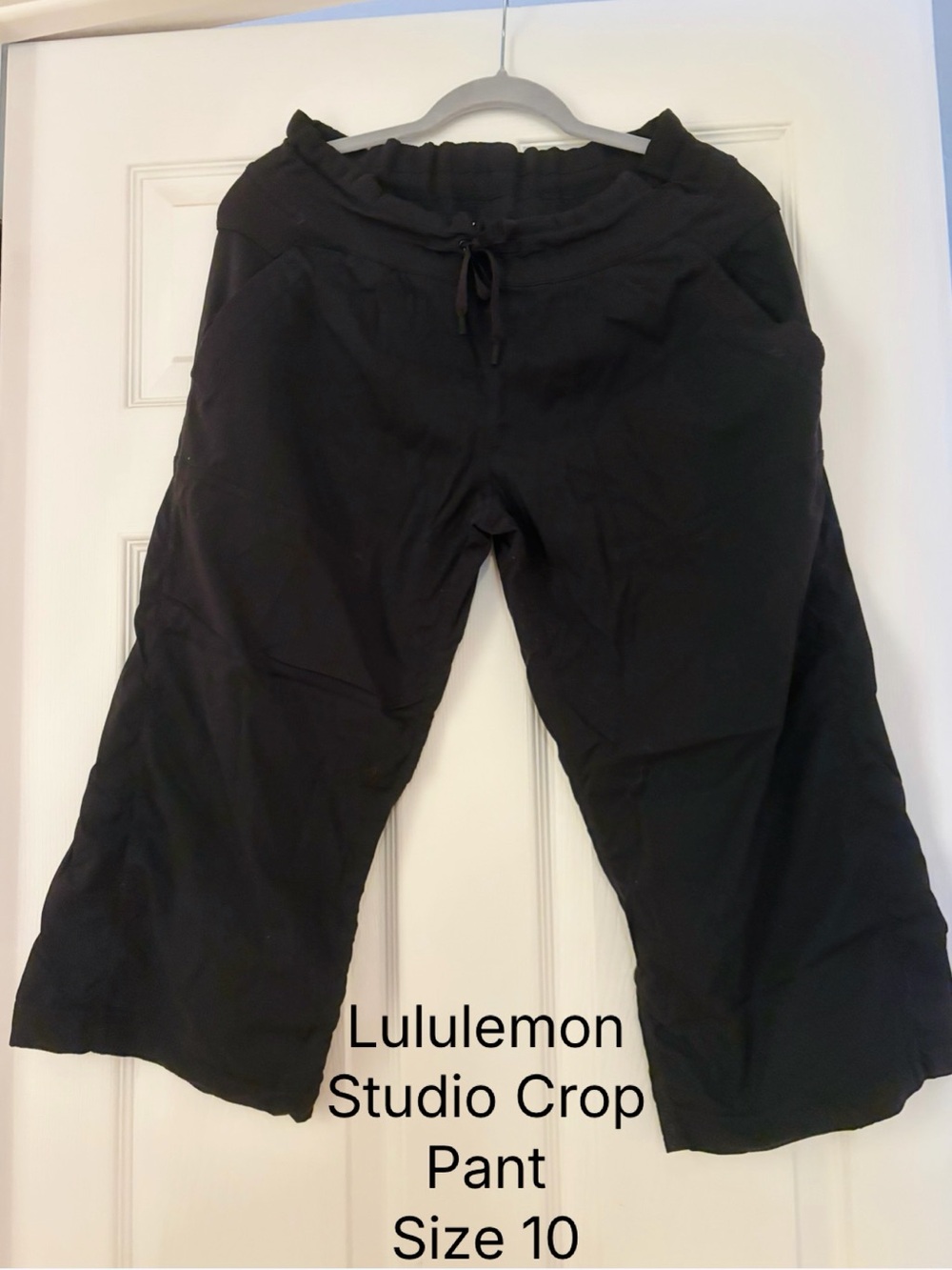 Lululemon ladies Studio Crop pant-black size 10